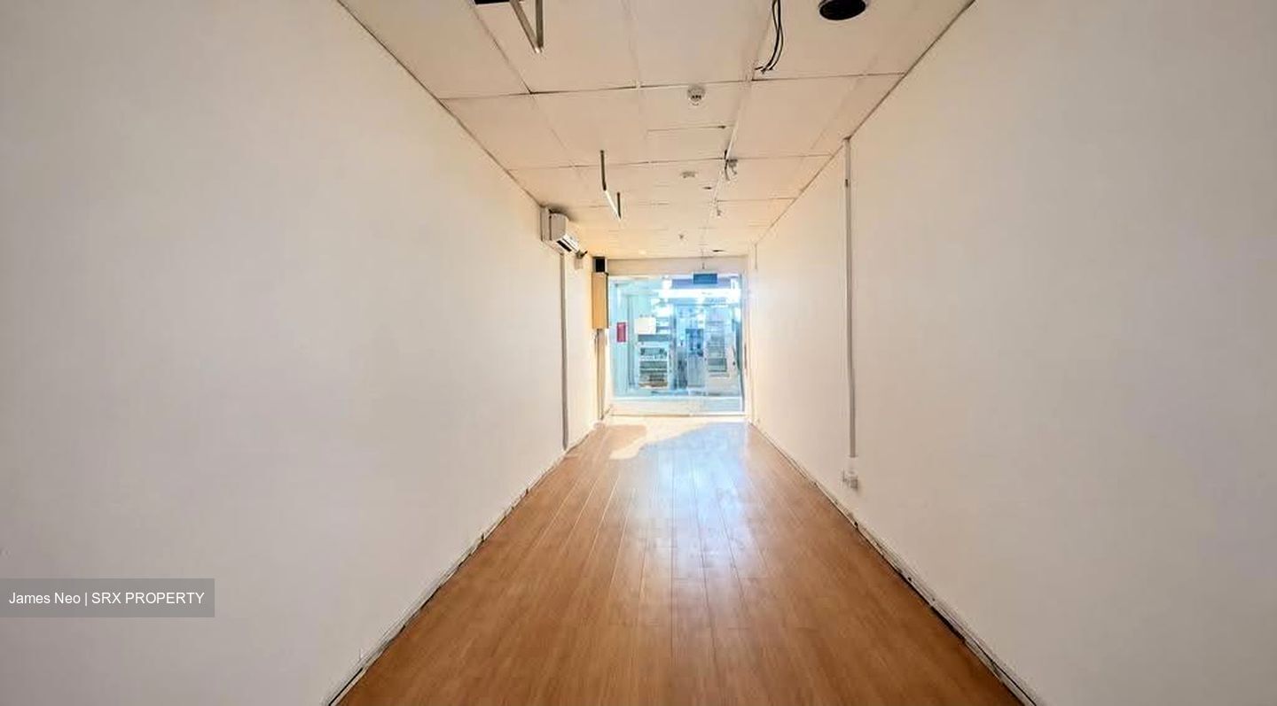 Boon Lay Shopping Centre (D22), Retail #619484071